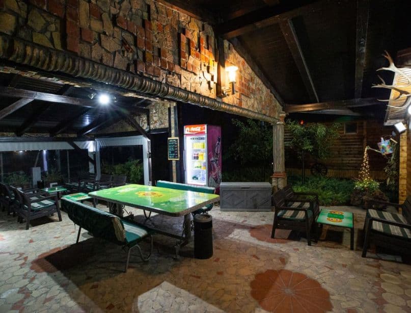Unutrašnjost verande na Camping Sosul Sombor, na ruti Eurovelo6