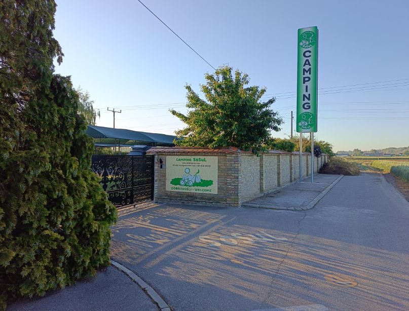 Mesta za kampere u hladovini na Camping Sosul